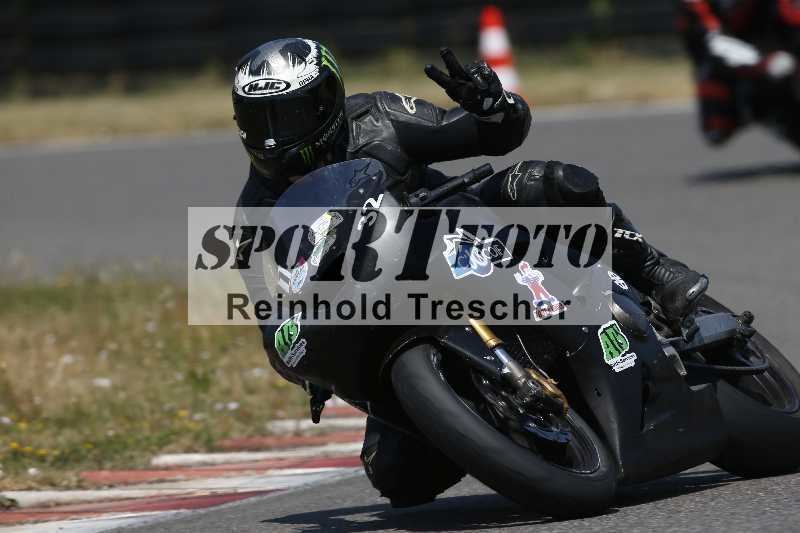 /Archiv-2023/28 05.06.2023 Moto Club Anneau du Rhin/vert-medium/1